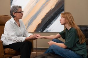 authentic-scene-young-person-undergoing-psychological-therapy_23-2150161911 authentic-scene-young-person-undergoing-psychological-therapy_23-2150161911